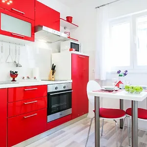  Apartment Bagi In Old Town Center