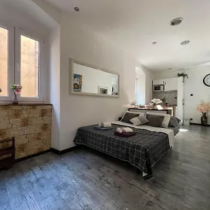  Apartment Old Town Center
