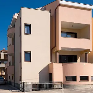  Apartment Bobi