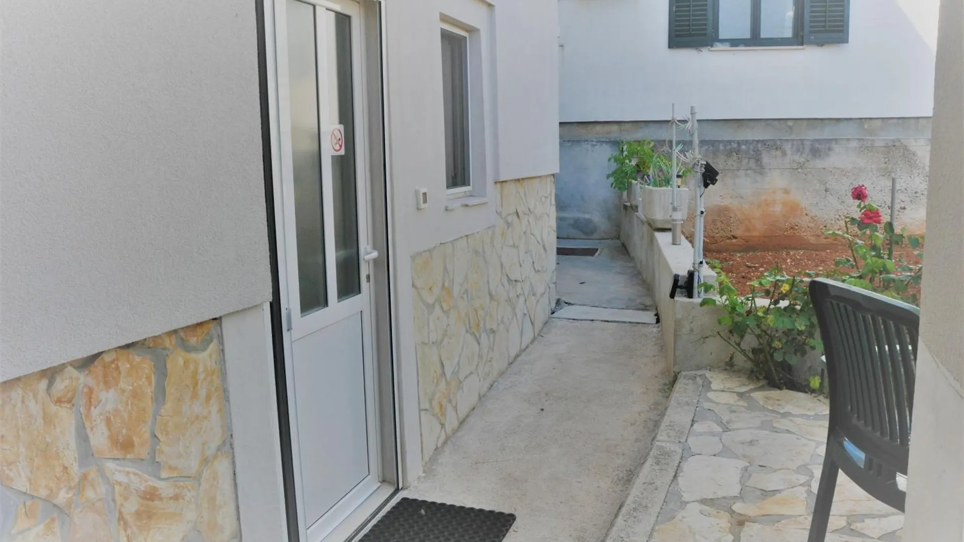 Apartments Matesic Zara 0*,